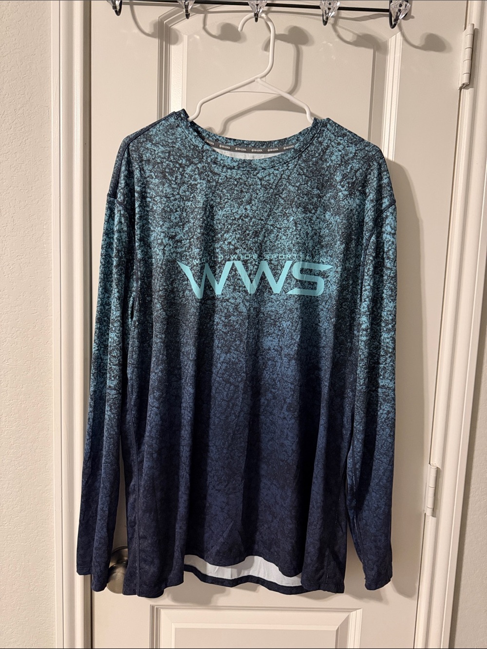 Men’s ' Blue Ombre Performance Long-Sleeve Shirt